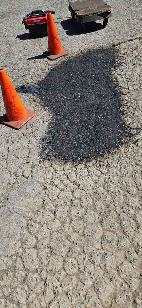 Asphalt repair maintenance  for Mid-Mountain Maintenance in Bonney Lake, WA