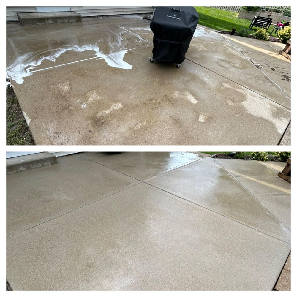 Home Softwash for J&J Power Washing and Gutter Cleaning in Sycamore, IL