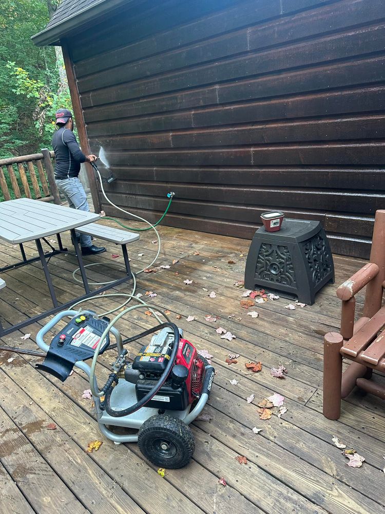 Fernandez Painting & Remodeling team in Pigeon Forge, TN - people or person