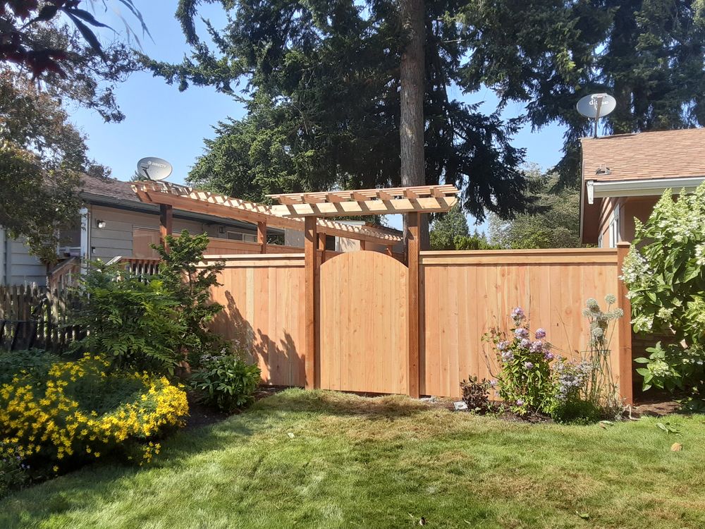 Our Gate Installation and Repair service offers homeowners fast and reliable solutions for enhancing security, convenience, and curb appeal. Trust us to provide expert craftsmanship at competitive prices. for Southern Town & Country Fence in Sparta, TN