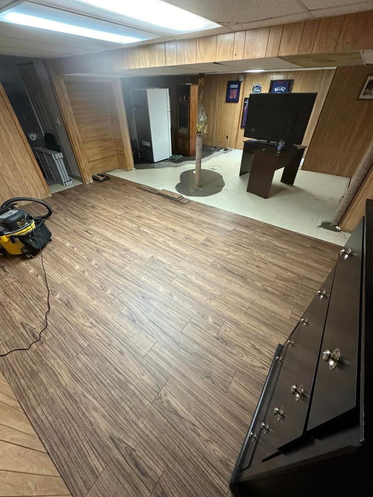 Flooring for Reyna’s Flooring & Trim Carpentry  in Allen PArk, MI