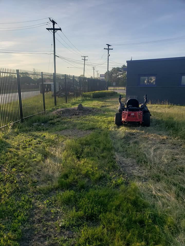 Lawn Care for Reds Landscaping LLC in Macomb, MI