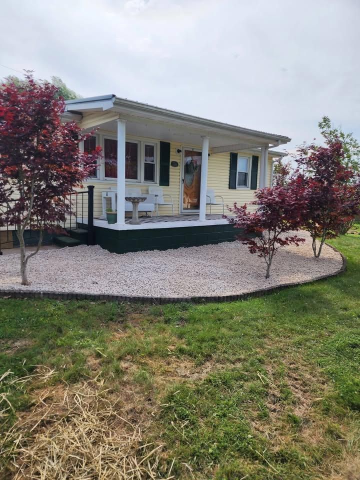 All Photos for Williams Lawn and Land in Sharps Chapel, TN