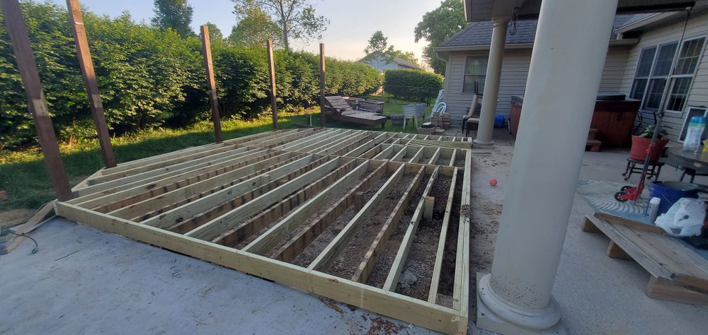 Queen's Deck for Dead Tree General Contracting in Carbondale, Illinois