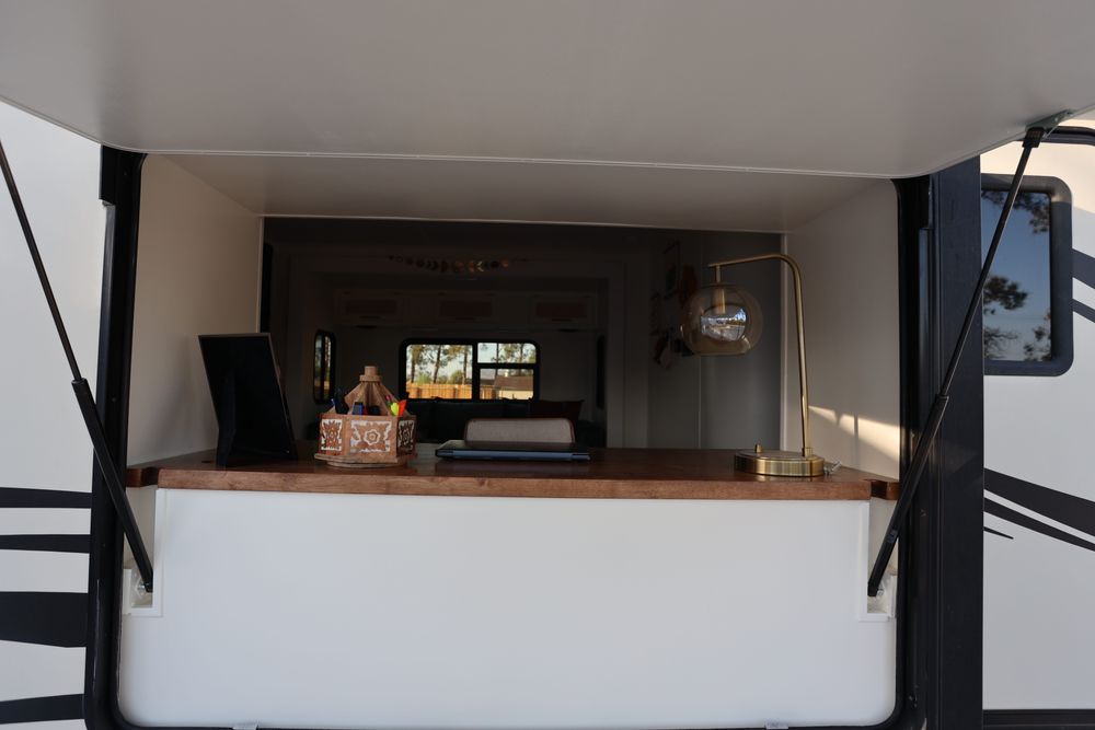 2018 Keystone Passport 2510RB for Mauka to Makai RV Renovations in Los Angeles, CA