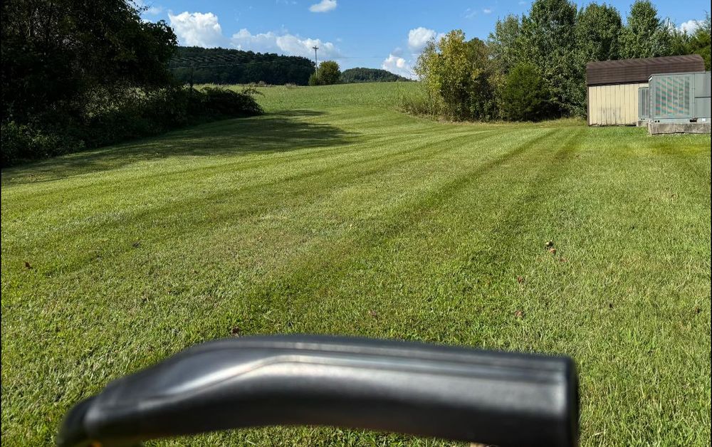 Enhance your property's appeal with our professional bush hogging service, expertly clearing overgrown areas to ensure a neat, manageable landscape that's perfect for homeowners seeking a pristine and open outdoor space. for Hale’s Hydroseeding in London, KY