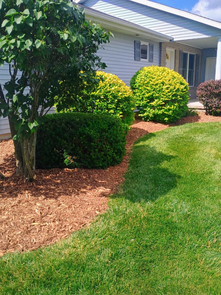 All Photos for R&M Lawn Control in Defiance, OH