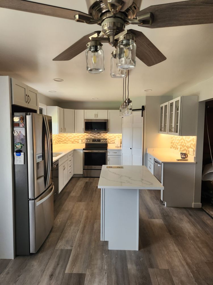 Gasseling kitchen for Custom Valley Construction   in Sunnyside, Washington