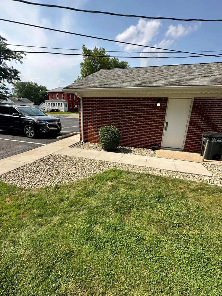 All Photos for FIRST CLASS GRASS LLC in Syracuse, IN