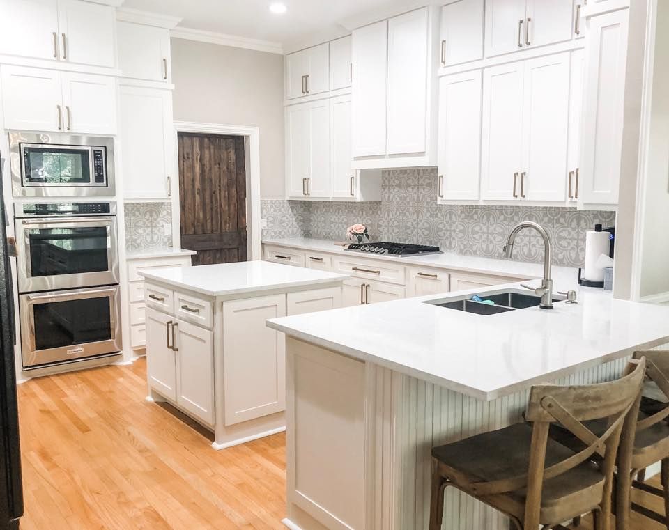 Discover our wide selection of premium cabinet door profiles to elevate the look of your kitchen. Choose from traditional to modern styles for a customized and stylish touch in your home. for Wade Custom Cabinets in Cleburne,, TX