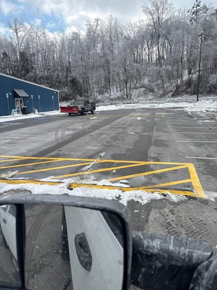 All Photos for Dust Till Dawn Lawn in London, Kentucky