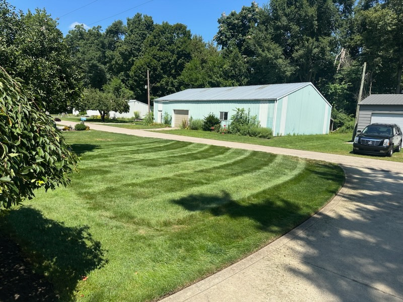 All Photos for FIRST CLASS GRASS LLC in Syracuse, IN