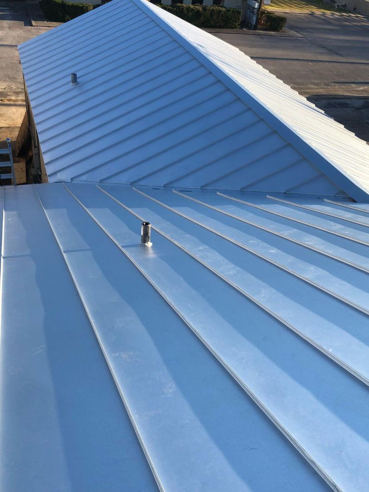 Roofing Installation for T&B Roofing in Somerset,  TX