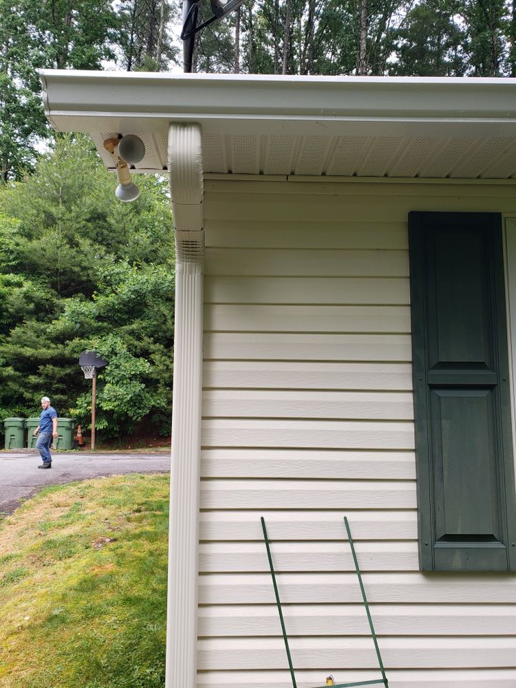 All Photos for Dotson Seamless Guttering LLC in Mars Hill, NC