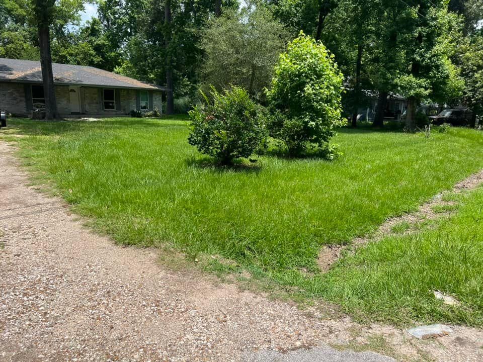 All Photos for Bobby’s lawn services in Baytown, TX