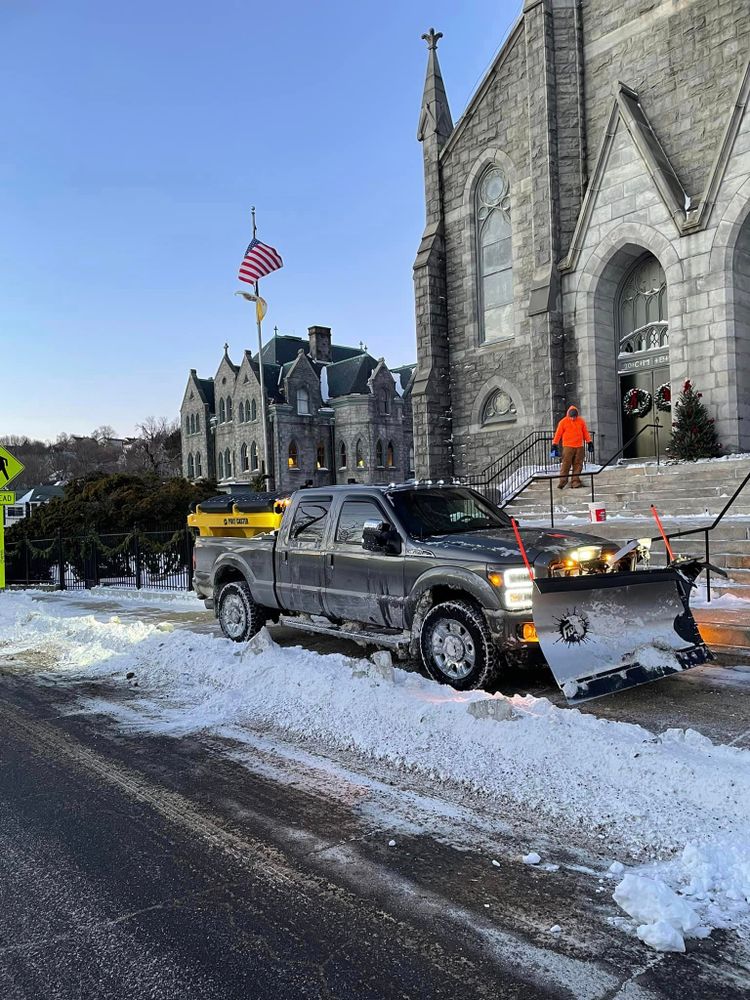 Snow Removal for CS Property Maintenance in Middlebury, CT