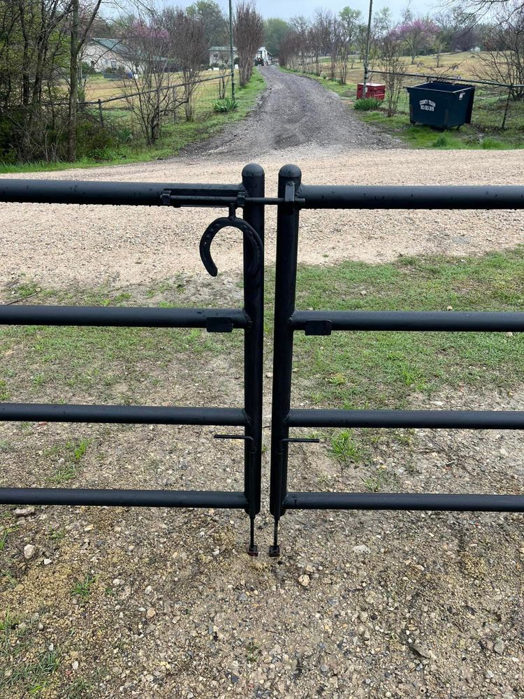 Our Gate Installation and Repair service ensures secure access to your property with expertly installed gates that enhance both the aesthetic appeal and functionality of your fence. for Bigtime Fence & Construction in Farmersville,  TX