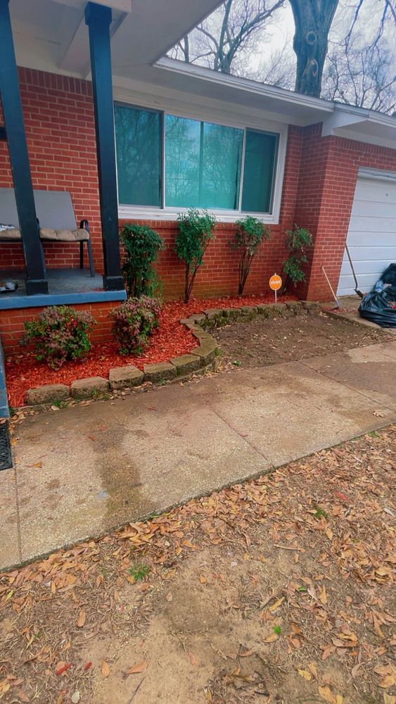 Our mulching service refreshes beds with quality mulch that improves curb appeal, helps retain moisture, suppresses weeds, regulates soil temperature, and gives your landscape a clean, polished look year-round. for Green Space Service LLC in Tyler, TX