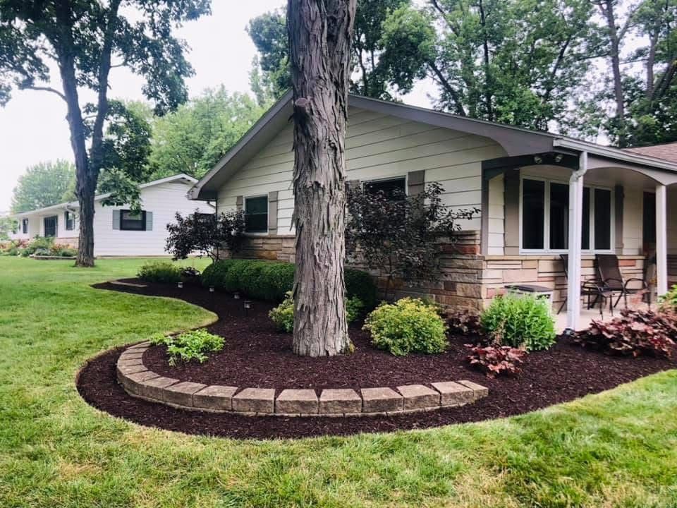 Mulch Installation for Division80 Landscaping & Lawncare in Marysville, OH