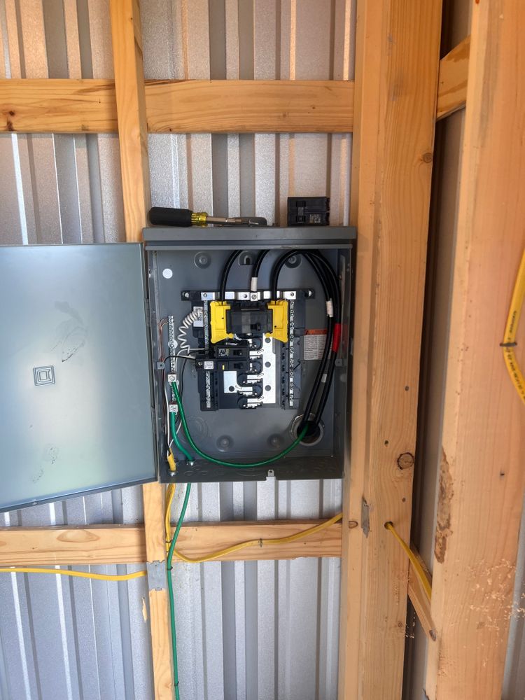 Electrician for Smith Electric in Oakwood, TX