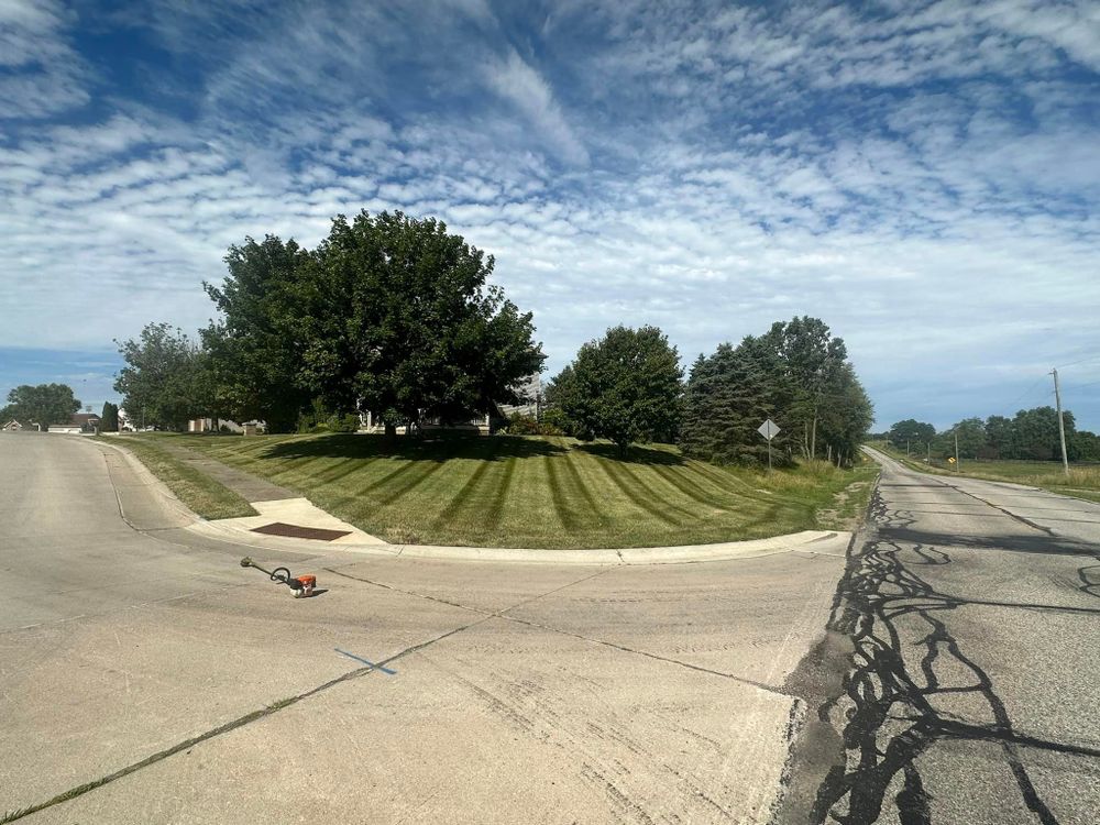 All Photos for FIRST CLASS GRASS LLC in Syracuse, IN