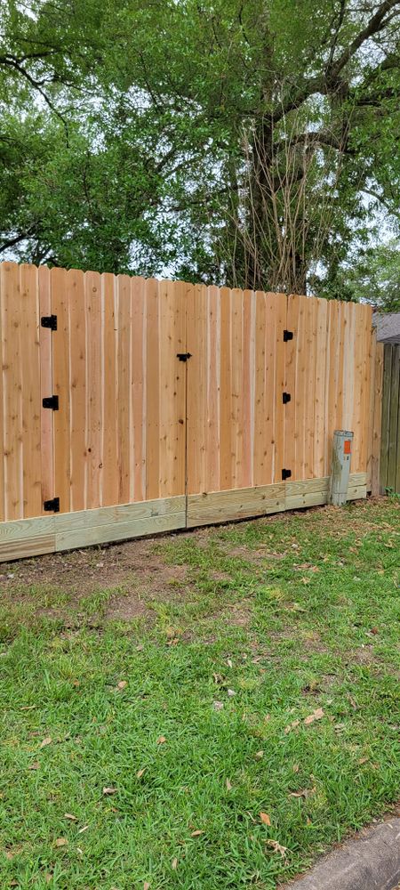 Fence Installation for Texas Fence & Outdoors LLC in Friendswood, TX