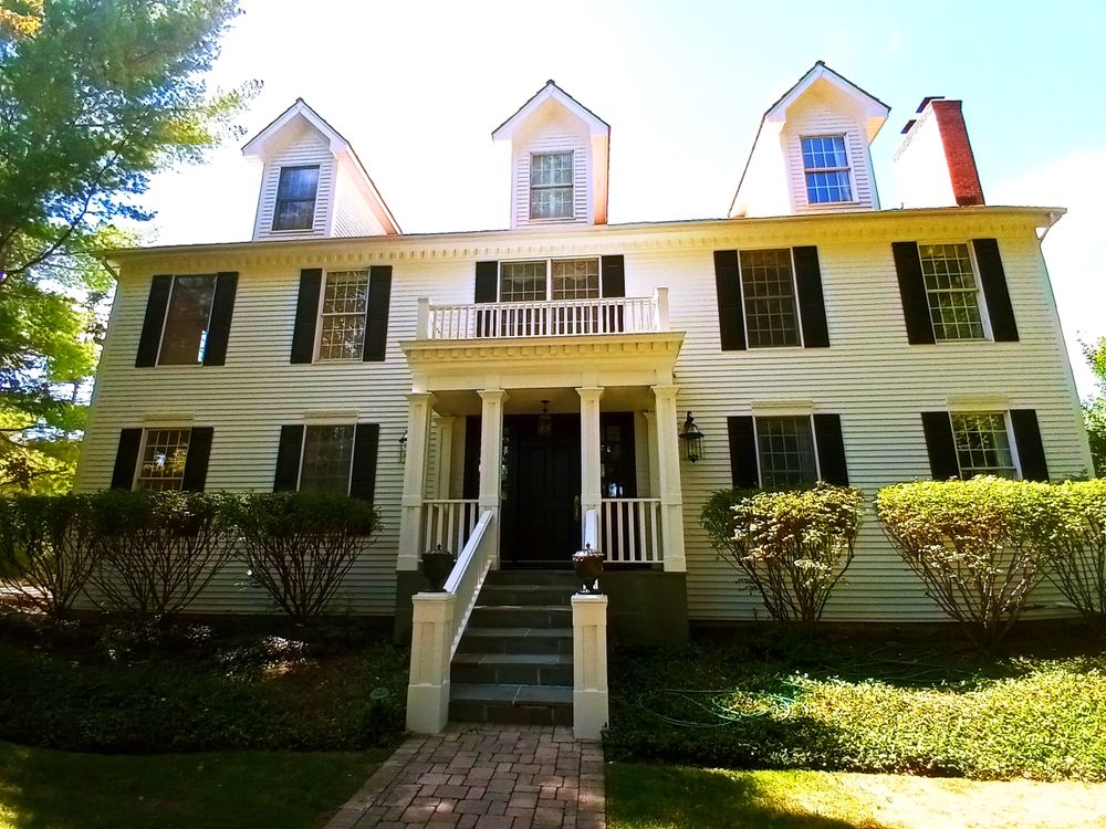 Transform your home's appearance with our professional exterior painting services, ensuring durability and a flawless finish using high-quality paints that protect against weather elements while enhancing curb appeal. for Eagle Five Stars Painting in Brazos Valley, TX