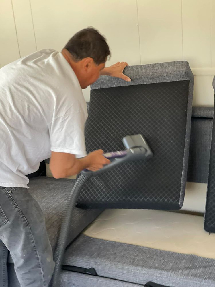 Cleaning for Esthela's Cleaning Service in Hamilton, NJ