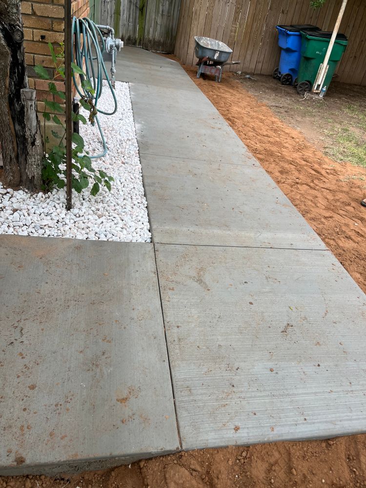 Walkways& Driveways for Leo's Concrete Crew in Elgin, TX