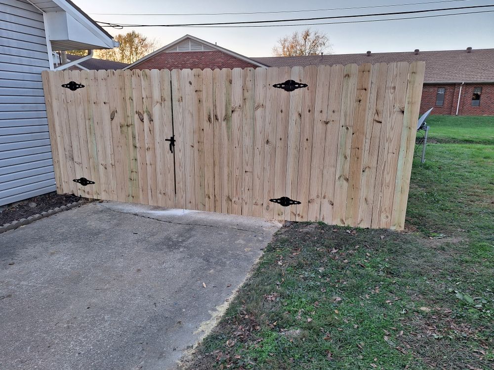 All Photos for Apex Fence in Henderson, KY