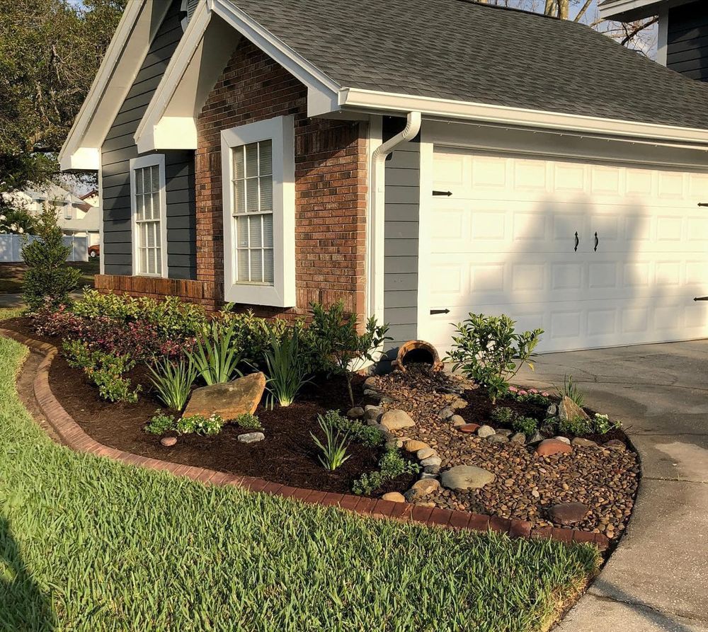 Mulch Installation for King Kutz Landscaping in Apopka, FL