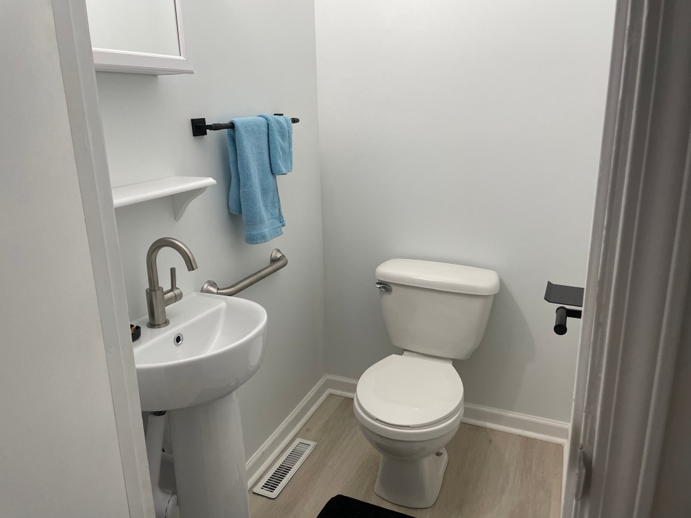 Bathroom Cleaning for Sixth Scent Cleaning in Anderson, SC