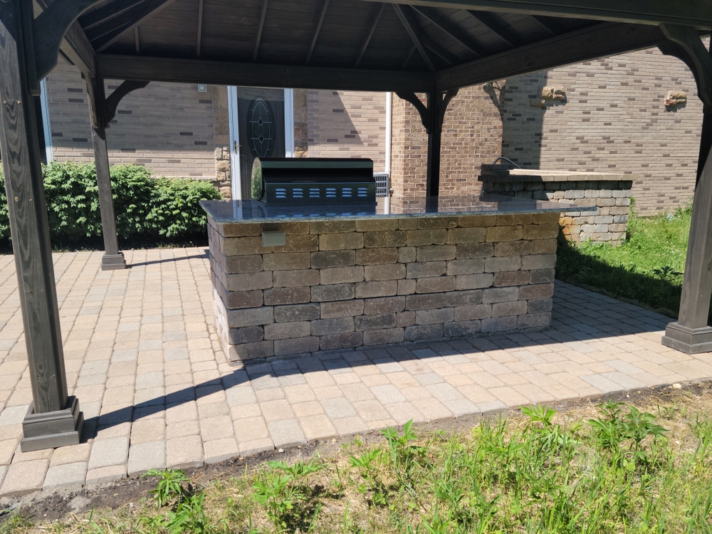 Outdoor Kitchens for Daybreaker Landscapes in McHenry County, Illinois