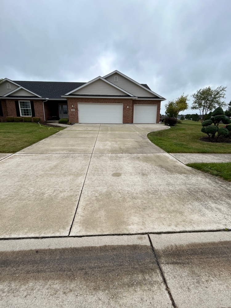 DRIVEWAY WASHING for X-treme Pro Wash in Huntsville, OH