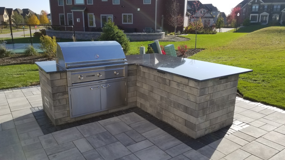 Outdoor Kitchens for Daybreaker Landscapes in McHenry County, Illinois