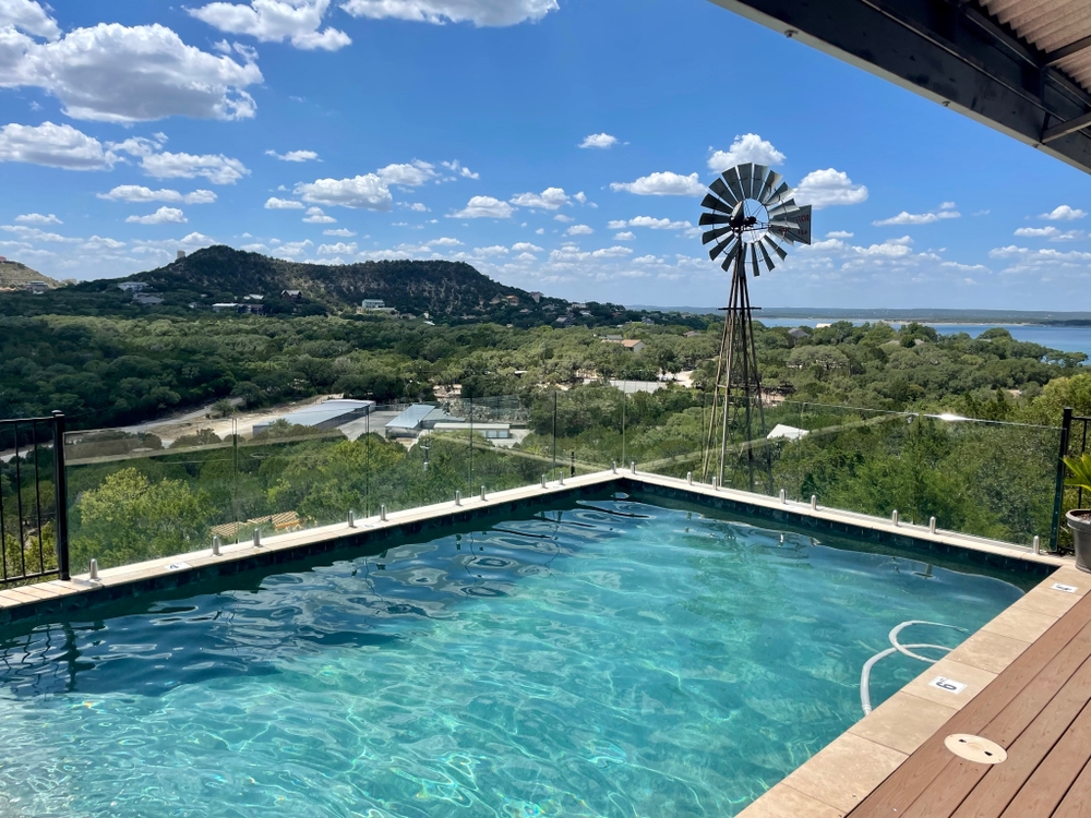 Residential Window Cleaning for Patriot Window Cleaning LLC in Canyon Lake, TX