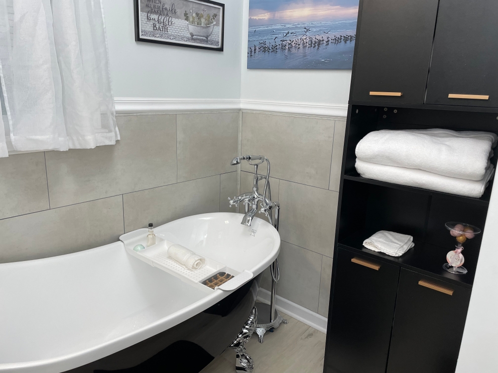 Bathroom Cleaning for Sixth Scent Cleaning in Anderson, SC