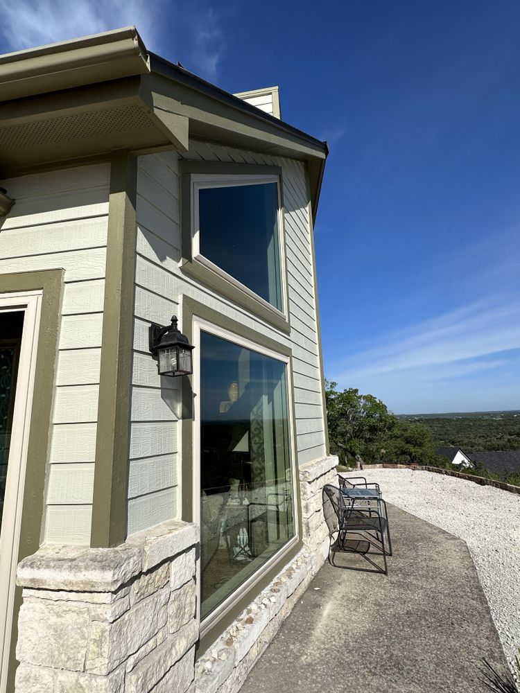 Residential Window Cleaning for Patriot Window Cleaning LLC in Canyon Lake, TX