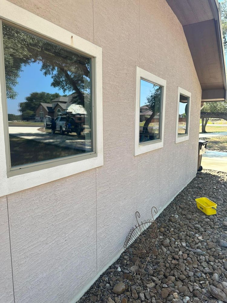 Residential Window Cleaning for Patriot Window Cleaning LLC in Canyon Lake, TX
