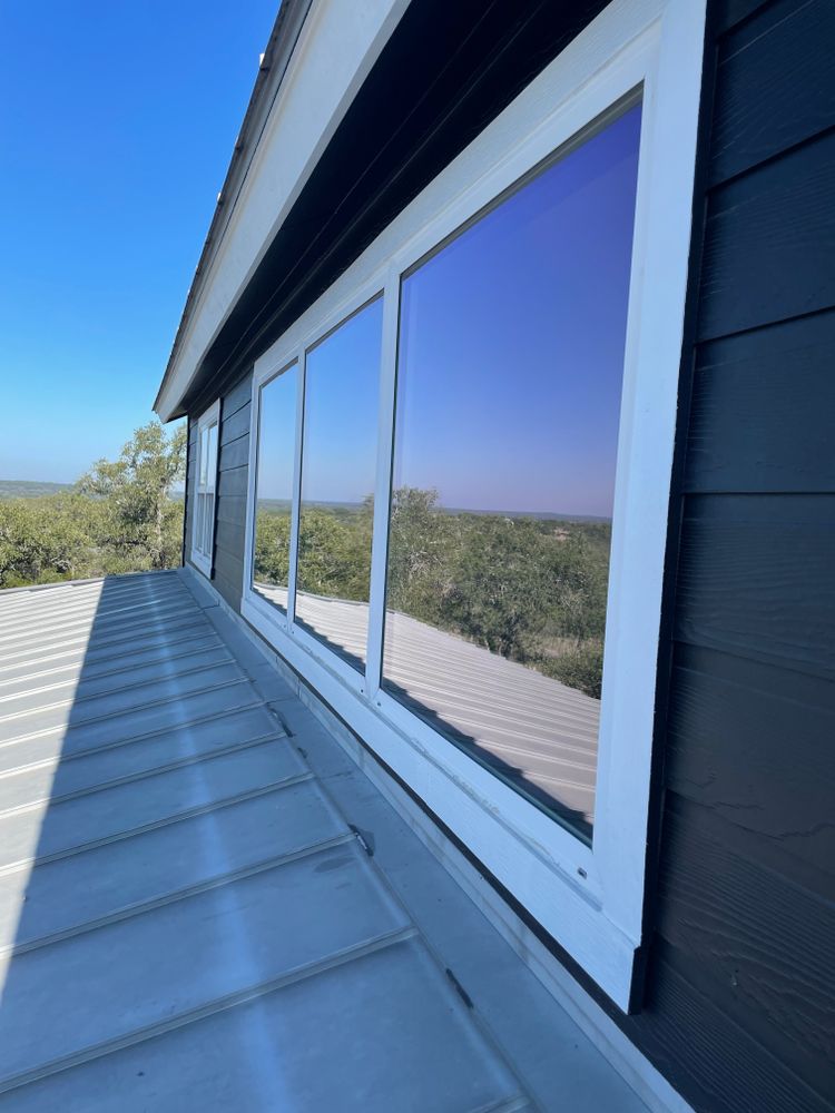 Residential Window Cleaning for Patriot Window Cleaning LLC in Canyon Lake, TX