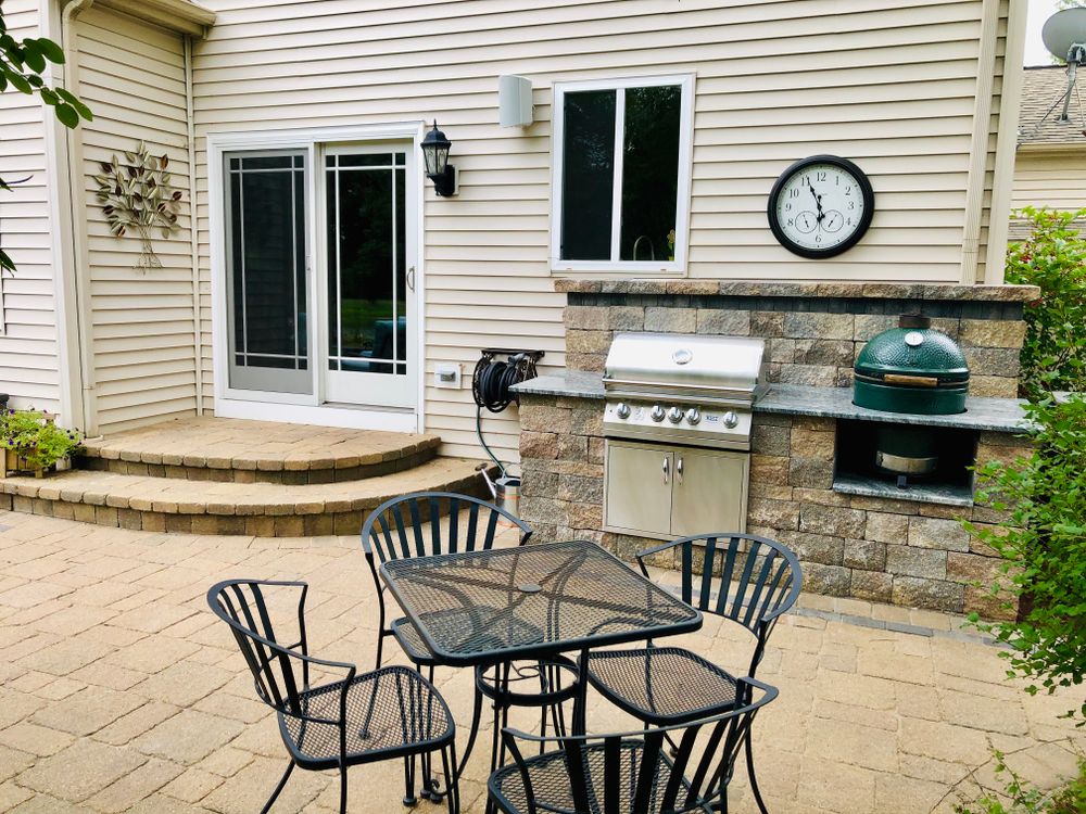 Outdoor Kitchens for Daybreaker Landscapes in McHenry County, Illinois