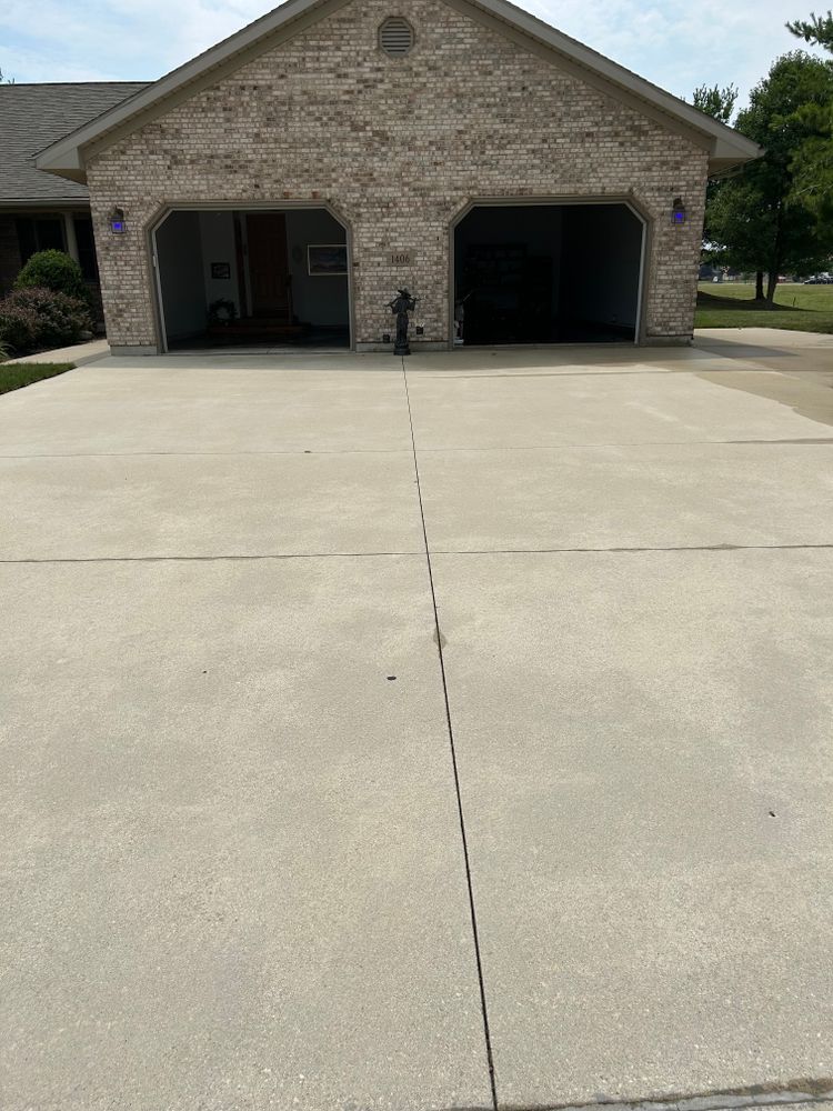DRIVEWAY WASHING for X-treme Pro Wash in Huntsville, OH