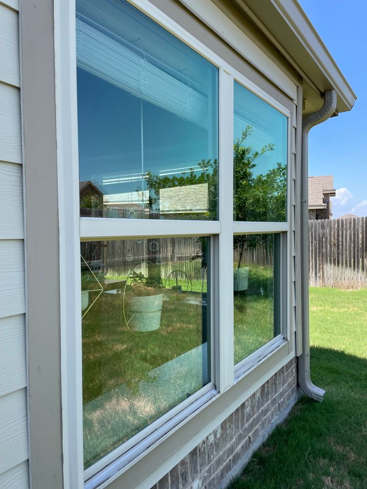 Residential Window Cleaning for Patriot Window Cleaning LLC in Canyon Lake, TX