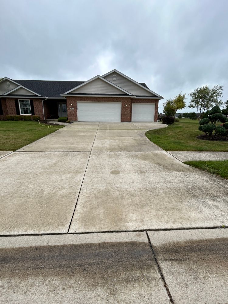 DRIVEWAY WASHING for X-treme Pro Wash in Huntsville, OH