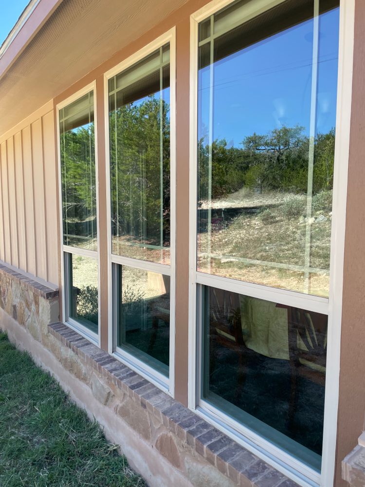 Residential Window Cleaning for Patriot Window Cleaning LLC in Canyon Lake, TX