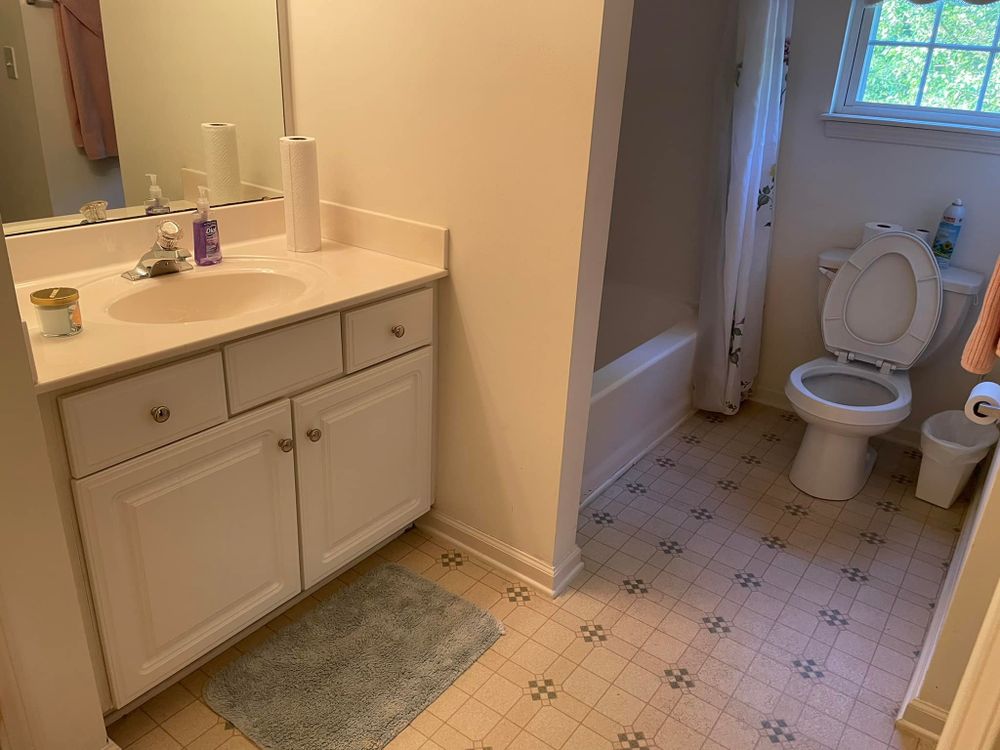 Bathroom Cleaning for Sixth Scent Cleaning in Anderson, SC