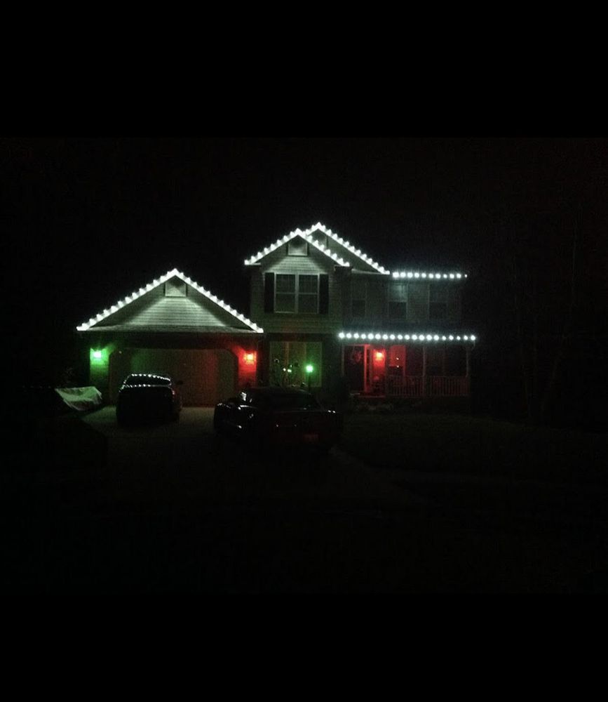 Residential Christmas Light Installation for Indiana Christmas Light Installers	 in Eaton, IN