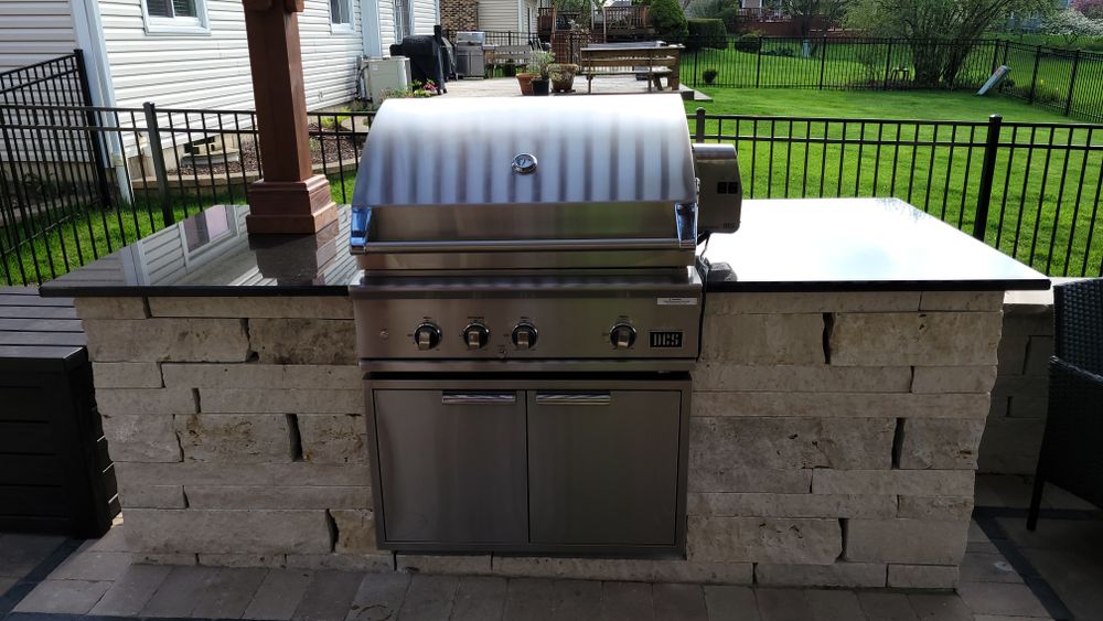 Outdoor Kitchens for Daybreaker Landscapes in McHenry County, Illinois