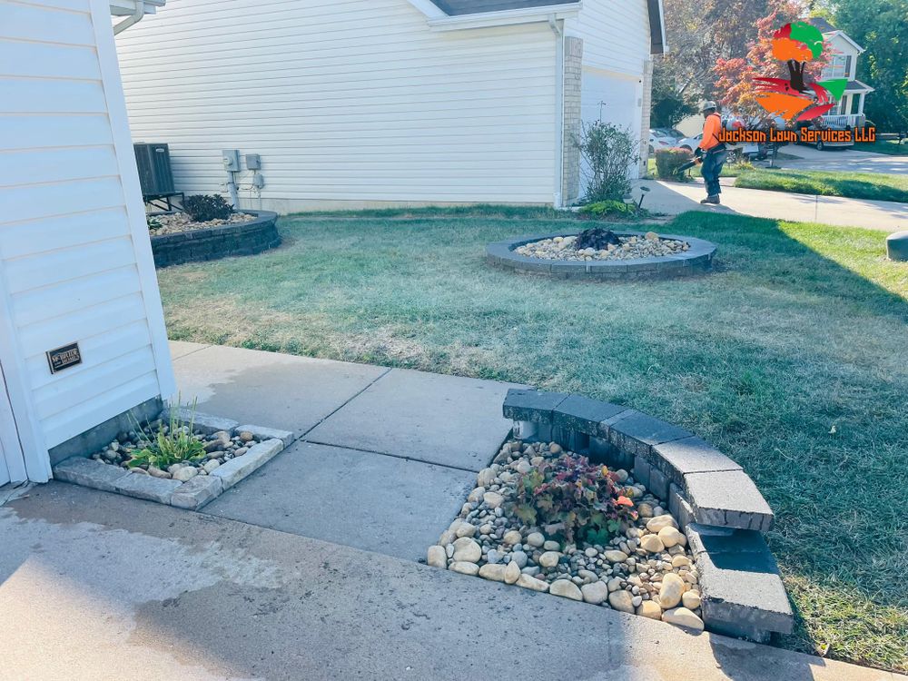 Leaf Removal  for Jackson Lawn Services LLC in Florissant, MO