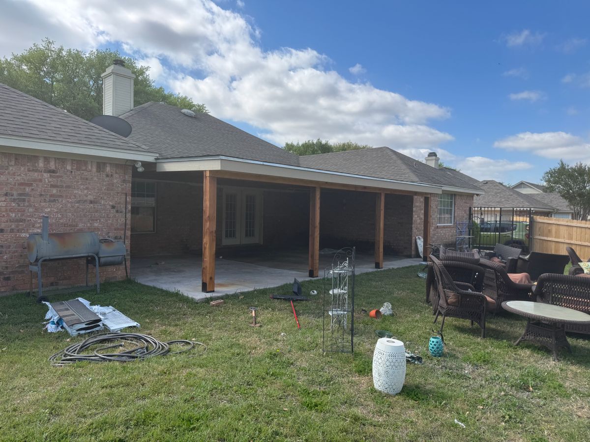 Covered patio across the back of the house